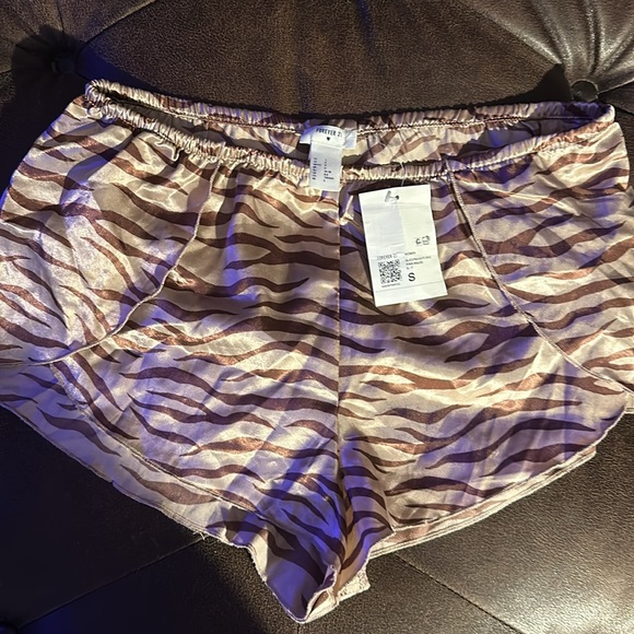 Forever 21 stripes pajamas silky sleep shorts size small. - Picture 2 of 3